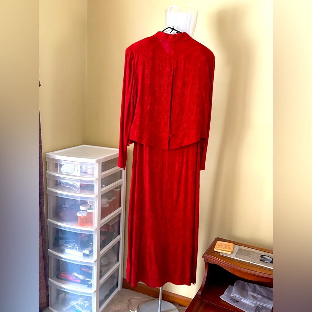 Casual wear red dreas